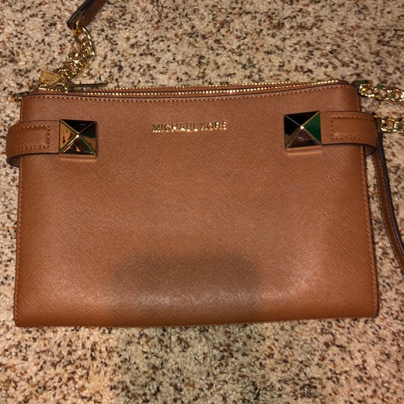 Michael Kors Handbags - Michael Kors Crossbody